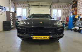 Porsche Cayenne montáž autoalarmu Jablotron